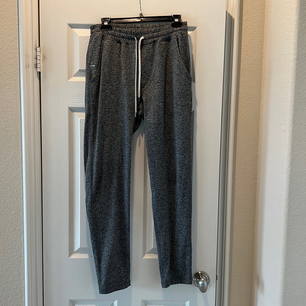 Men’s Vuori jogger, heather gray, size M